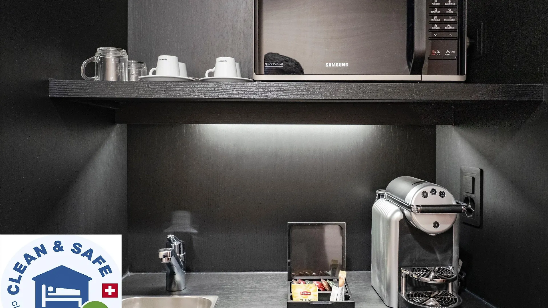 Nash Suites Airport Hotel Le Grand Saconnex 4*,  Schweiz