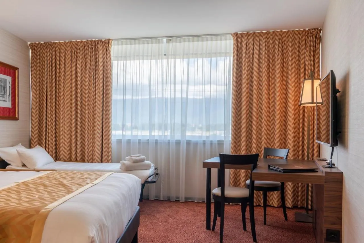 Nash Suites Airport Hotel Le Grand Saconnex 4*,
